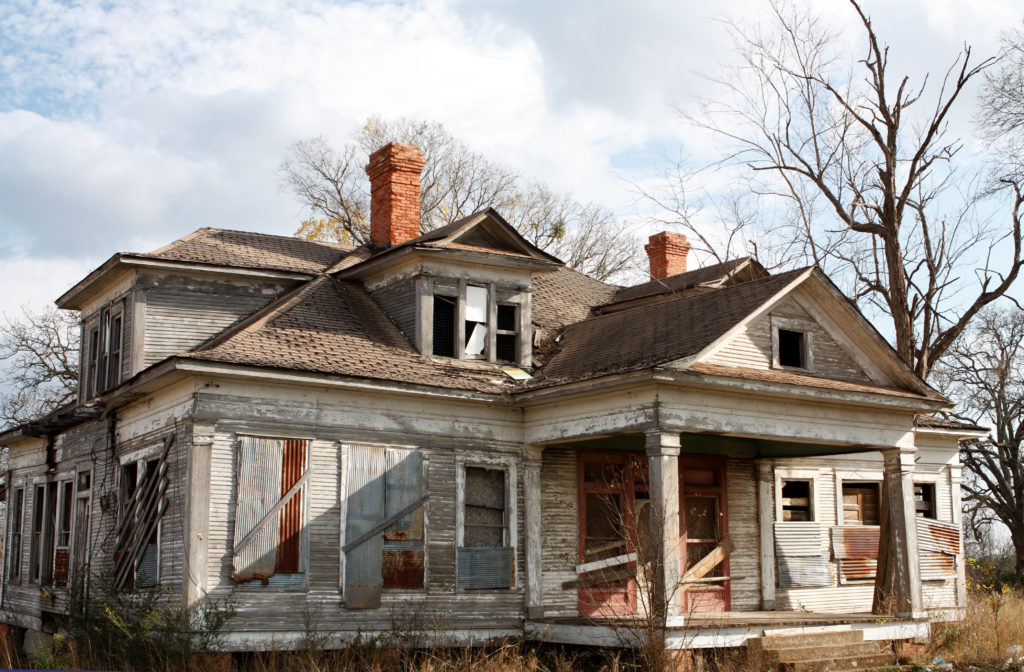 The Top Five Zombie Home Cities In Long Island Sharestates   AdobeStock 11235790 1024x672 